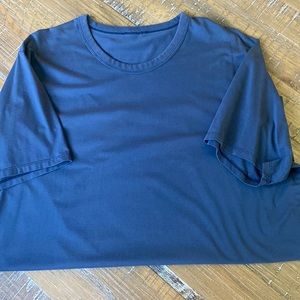Lululemon workout shirt